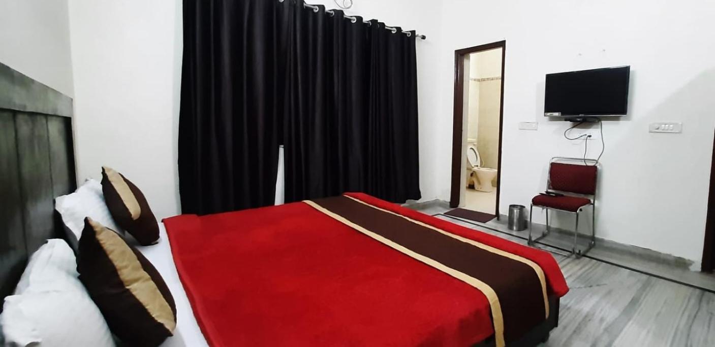 Hotel The Bird Dehradun Luaran gambar